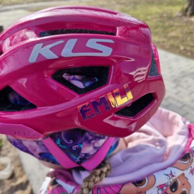 KLEEBISED (TRIIGITAVAD/KLEEBITAVAD)