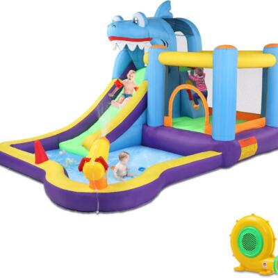 Õhkbatuut veepark haiteemaga, batuudi, liumäe, basseini ja veepüstoliga