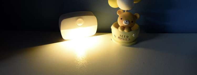 LED Night Light with Motion Sensor Izoxis 22090 - Pilt 3